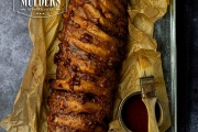 1 kg spareribs + 1 bakje knoflooksaus